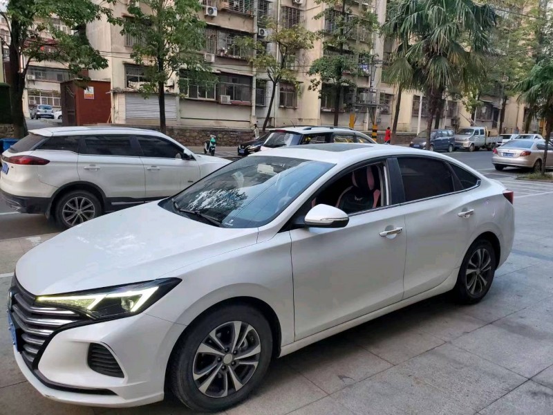 武汉21年长安汽车逸动2