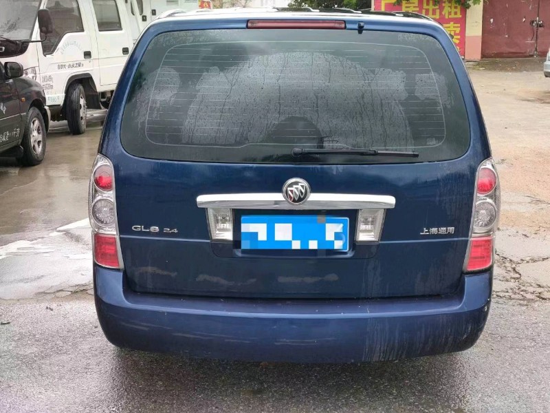 烟台13年别克陆尊3