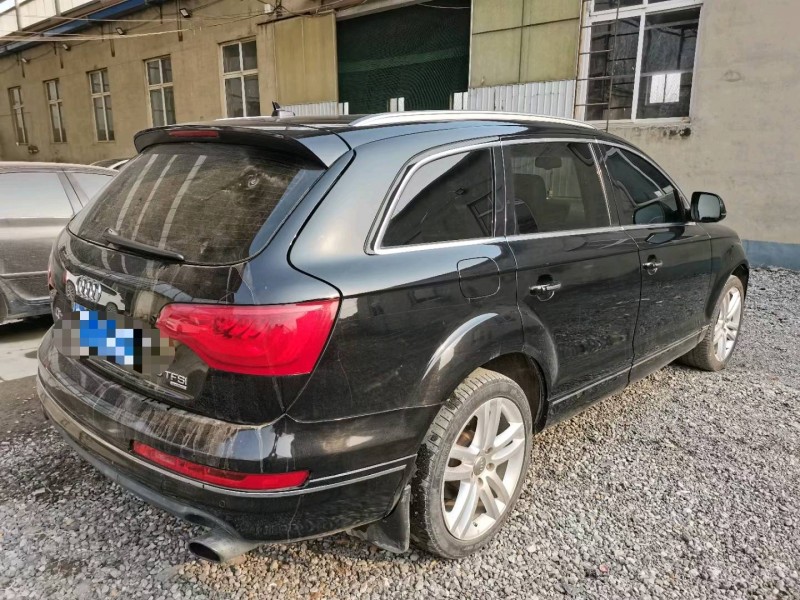 保定13年奥迪Q78