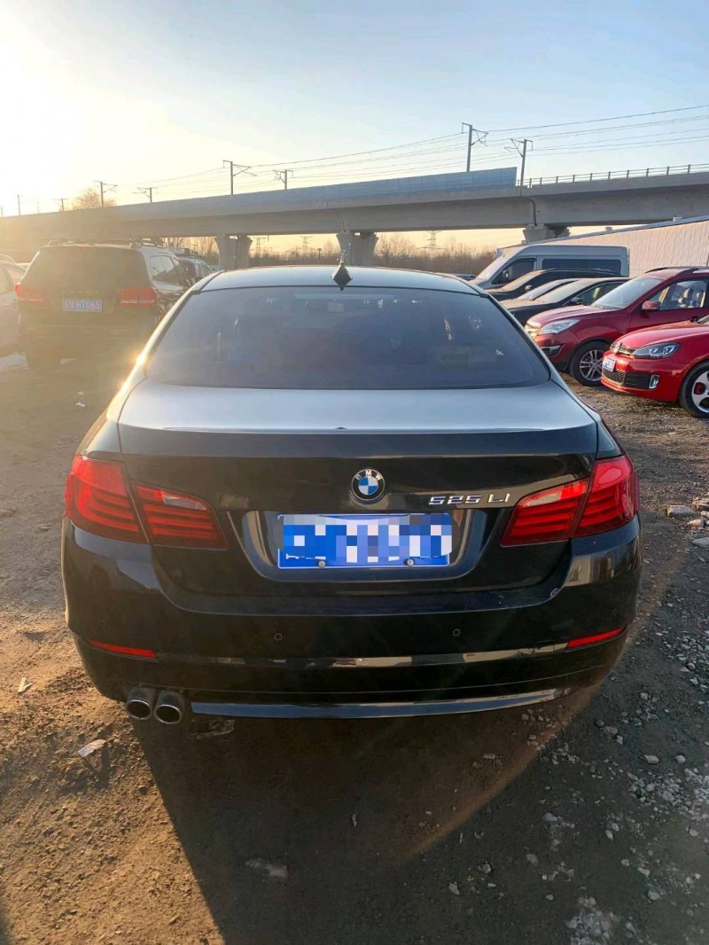 保定11年宝马5系8