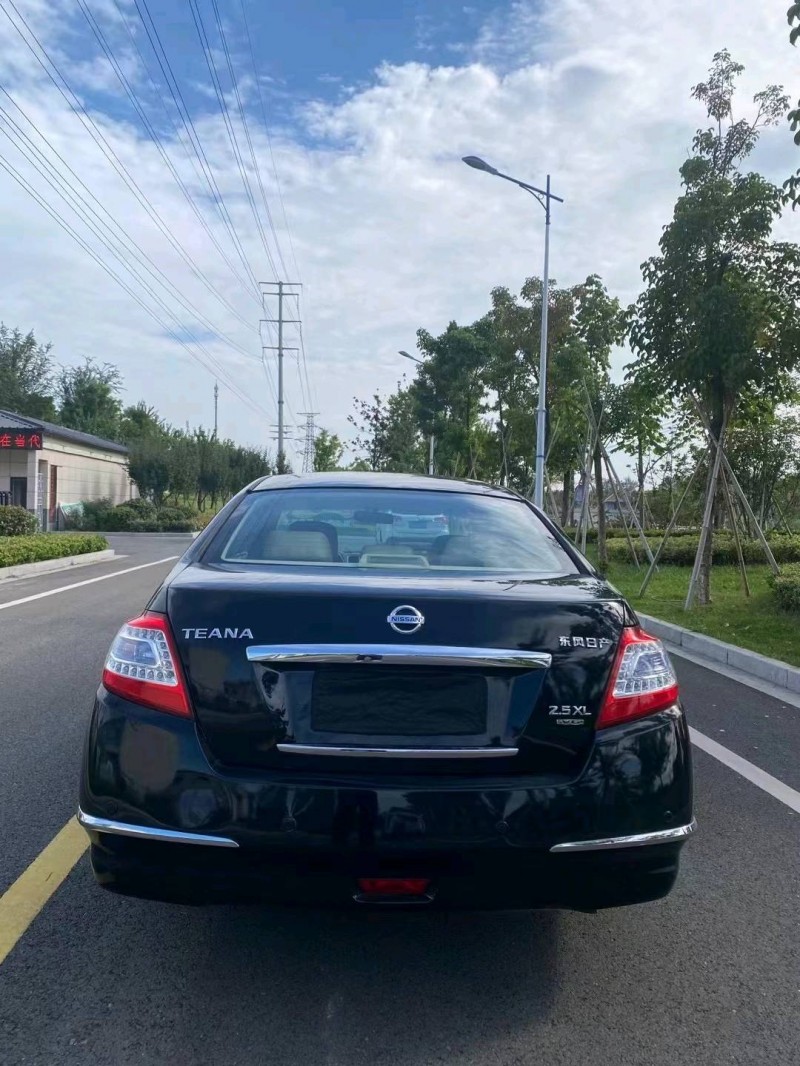 徐州12年日产天籁1