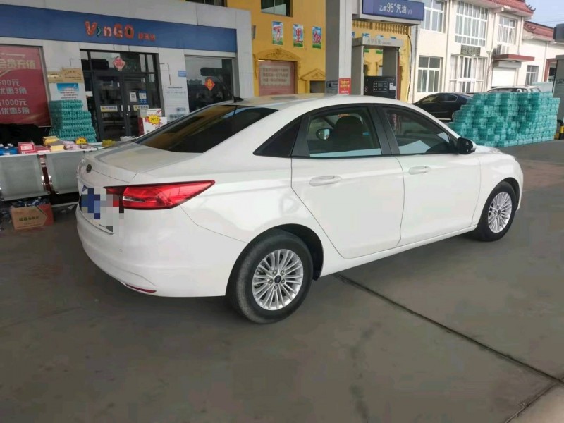 保定17年福特福睿斯5