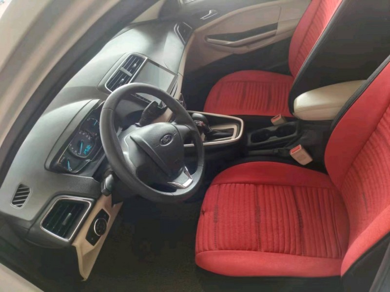 保定17年福特福睿斯4