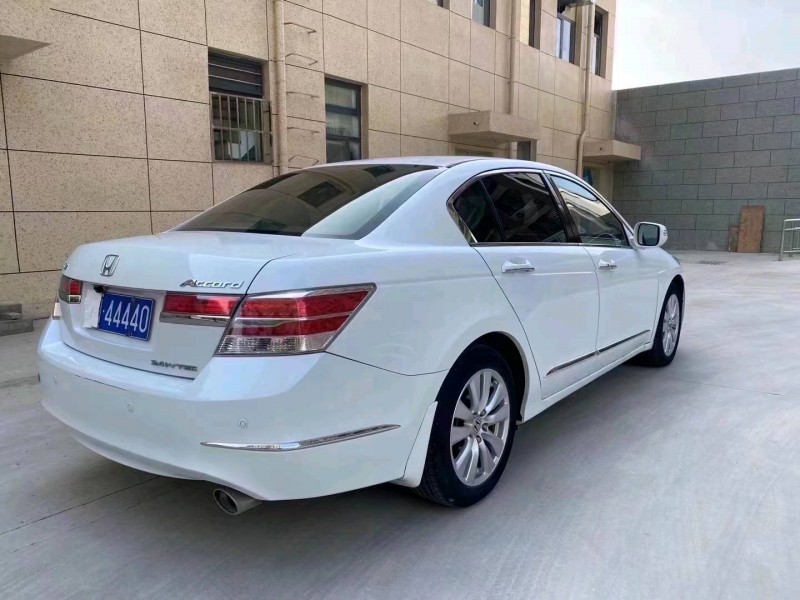 保定13年本田雅阁7