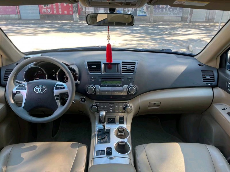保定12年丰田汉兰达4