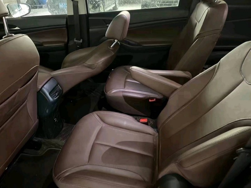 青岛18年别克GL64