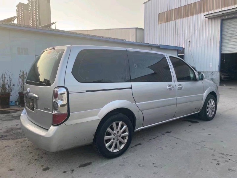 青岛13年别克GL84