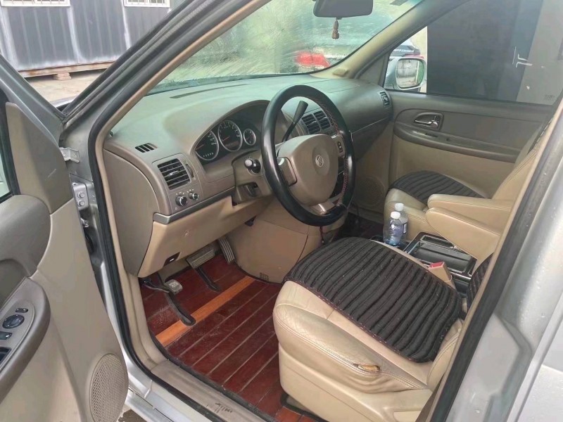 青岛13年别克GL82