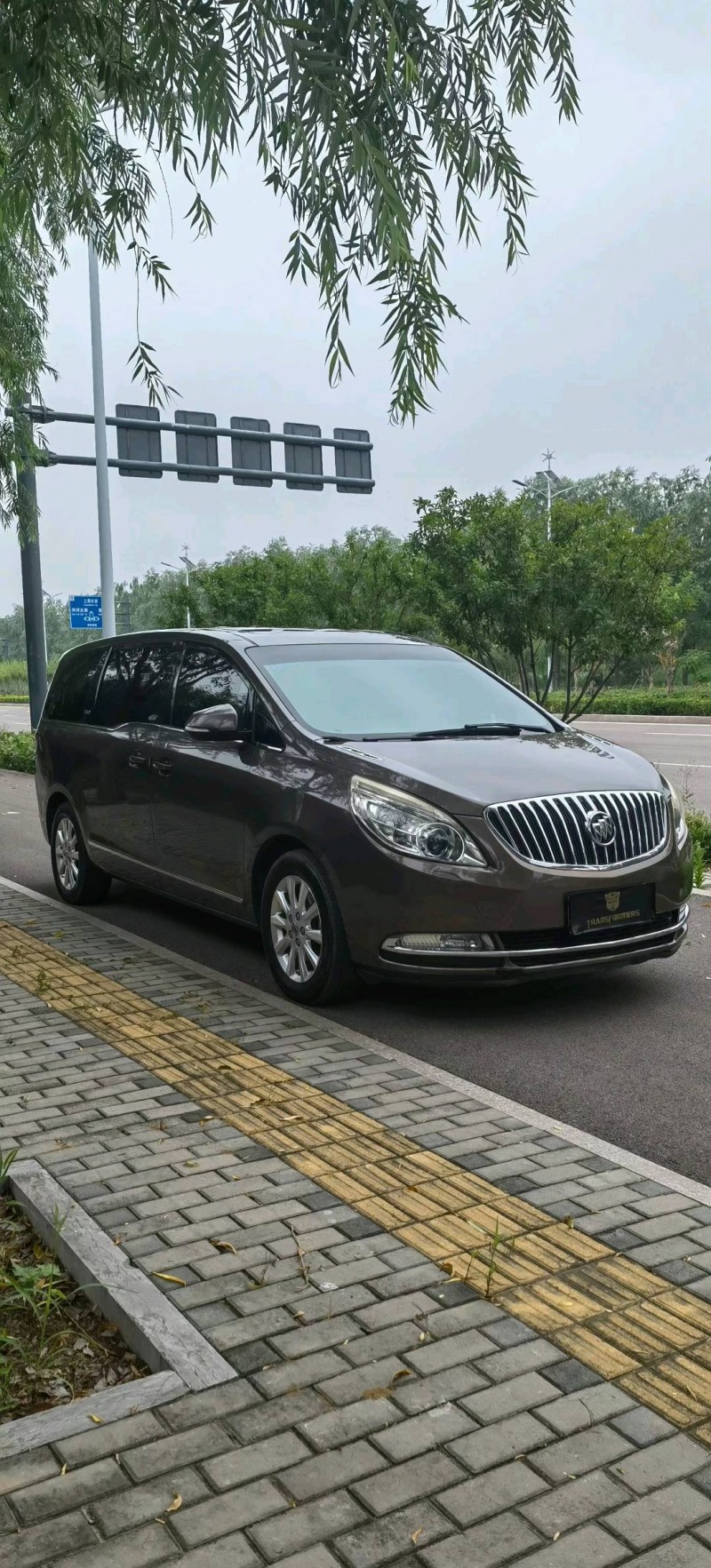 青岛13年别克GL82