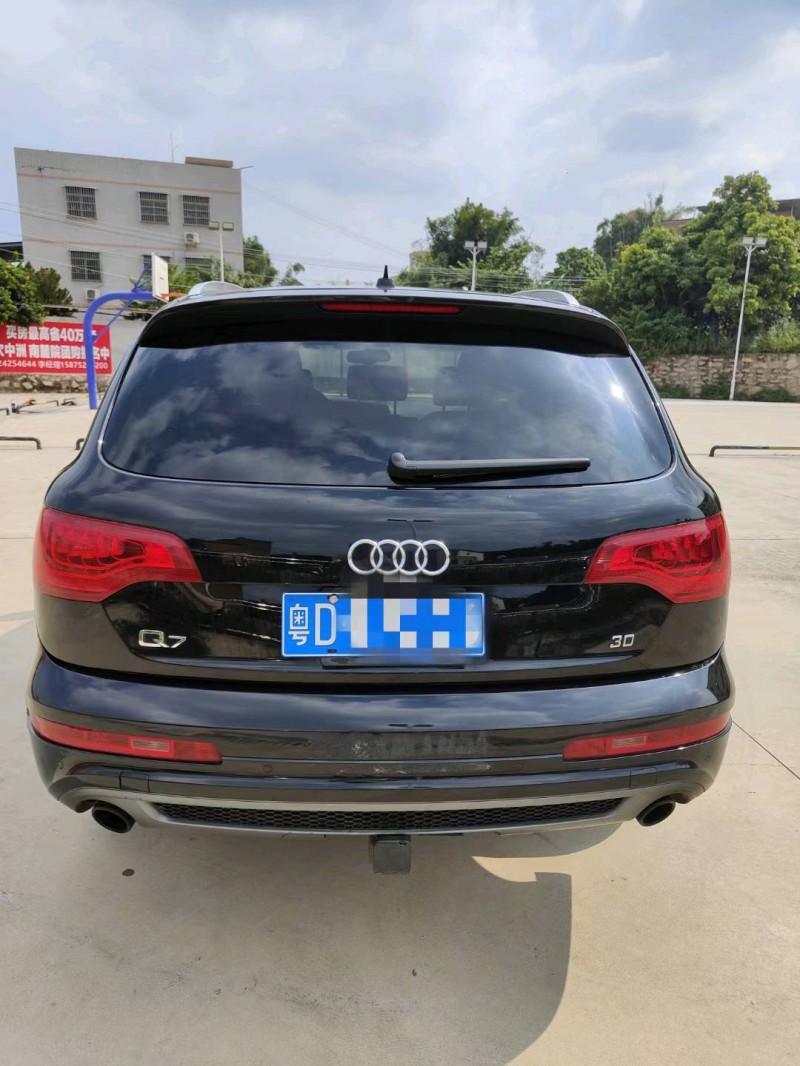 广州12年奥迪Q74