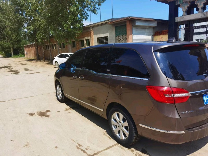 保定14年别克GL86