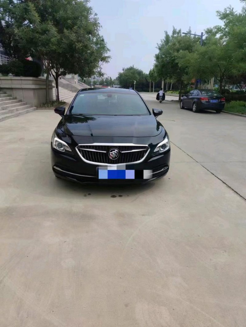 青岛17年别克君越1