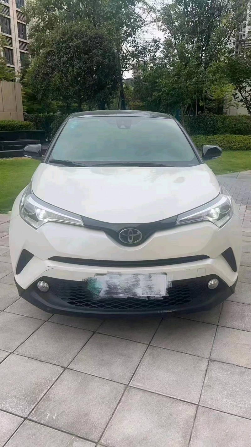 重庆19年丰田CHR1