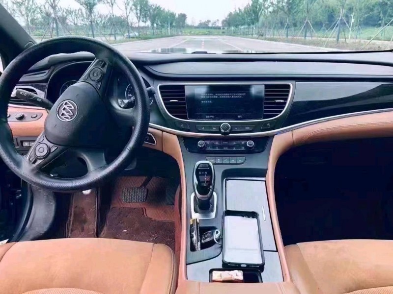 徐州19年别克君越5