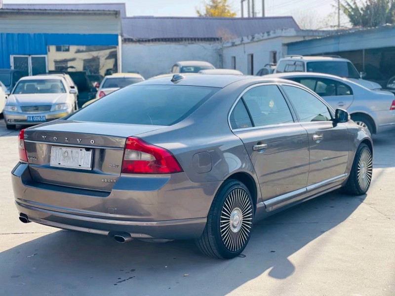 徐州11年沃尔沃S80L9