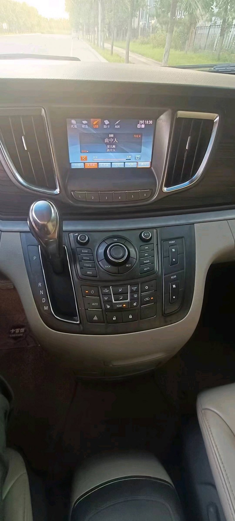 石家庄12年别克GL83