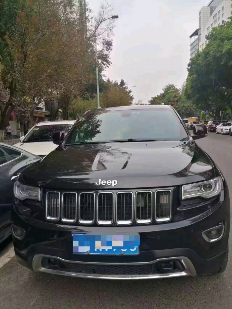 重慶16年Jeep大切諾基1