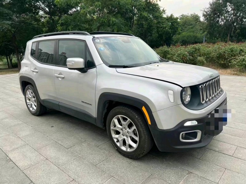 濟寧17年Jeep自由俠2
