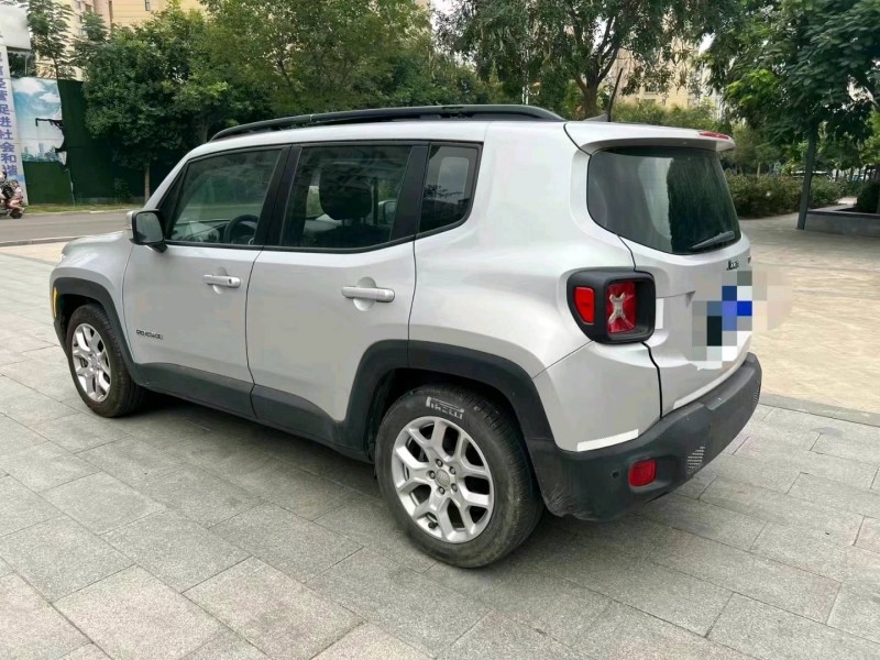濟寧17年Jeep自由俠8