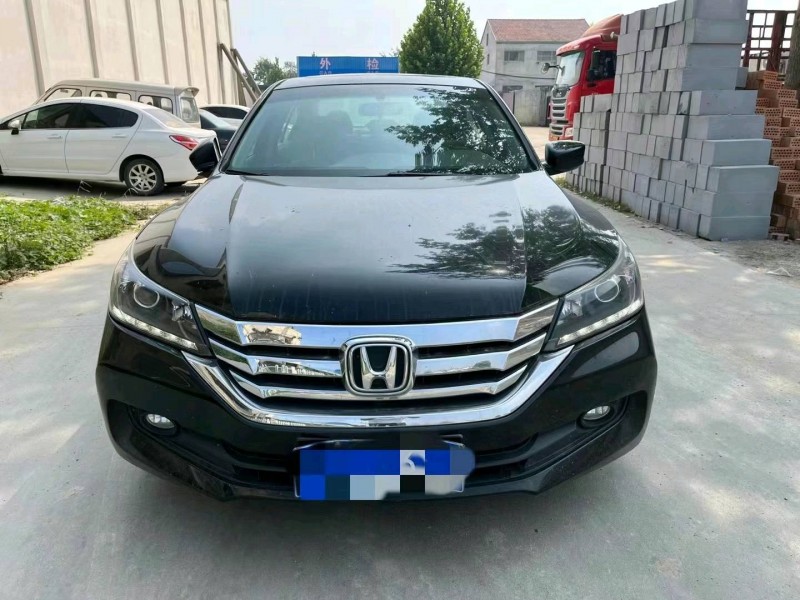 济宁14年本田雅阁1