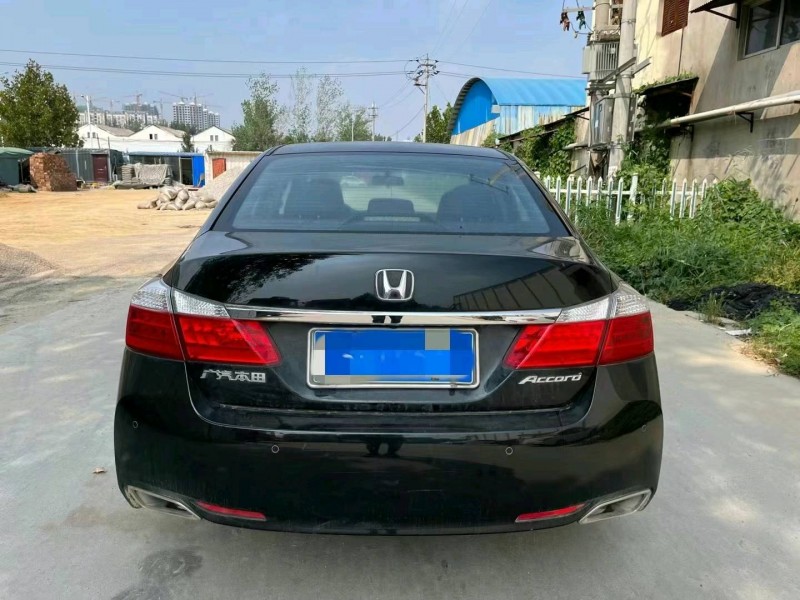 济宁14年本田雅阁9