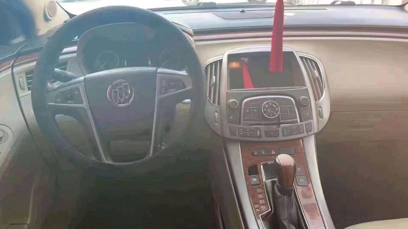 北京12年别克君越4