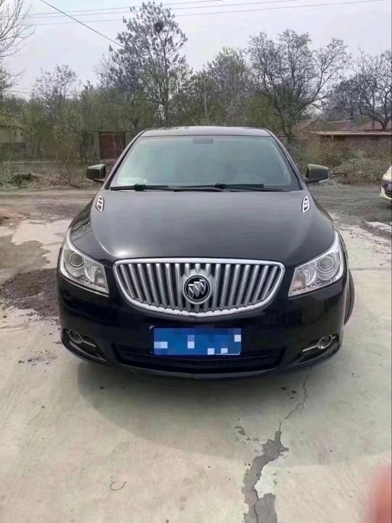 青岛12年别克君越1