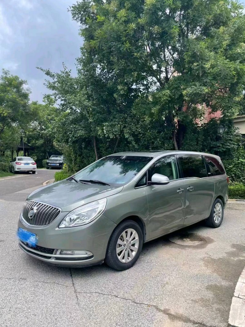 青岛16年别克GL82