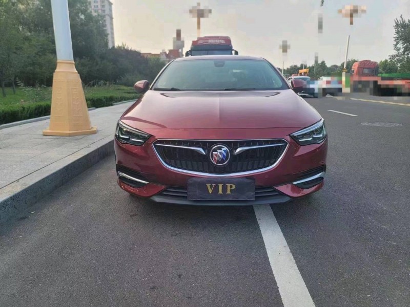 青岛17年别克君威7