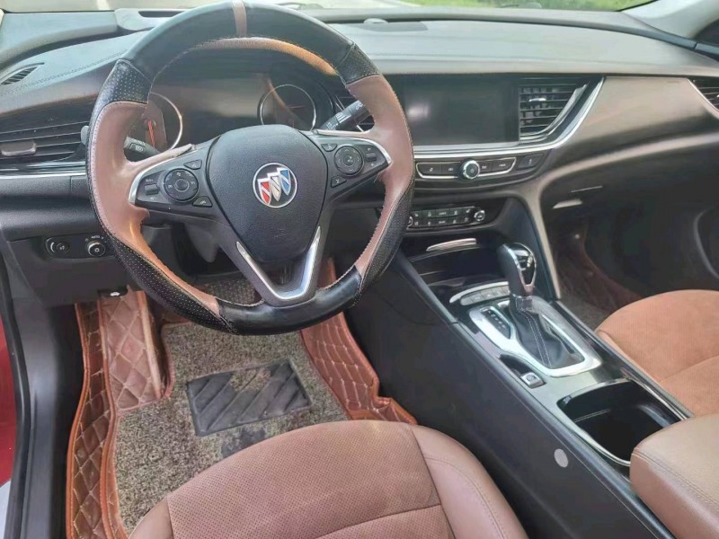 青岛17年别克君威6