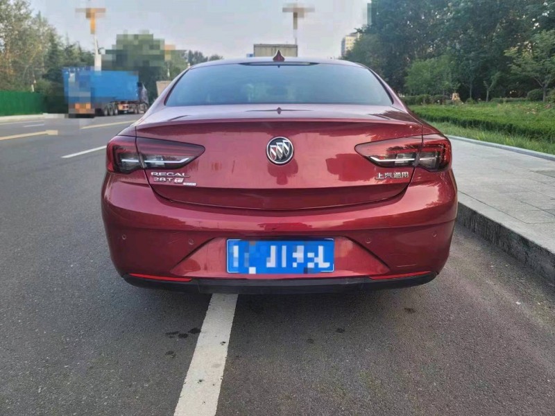 青岛17年别克君威8