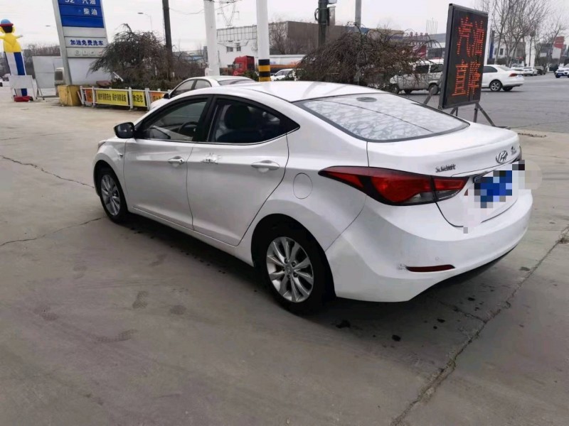 保定17年现代朗动3