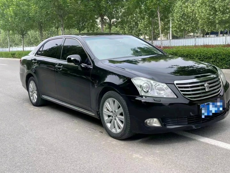 保定10年丰田皇冠2