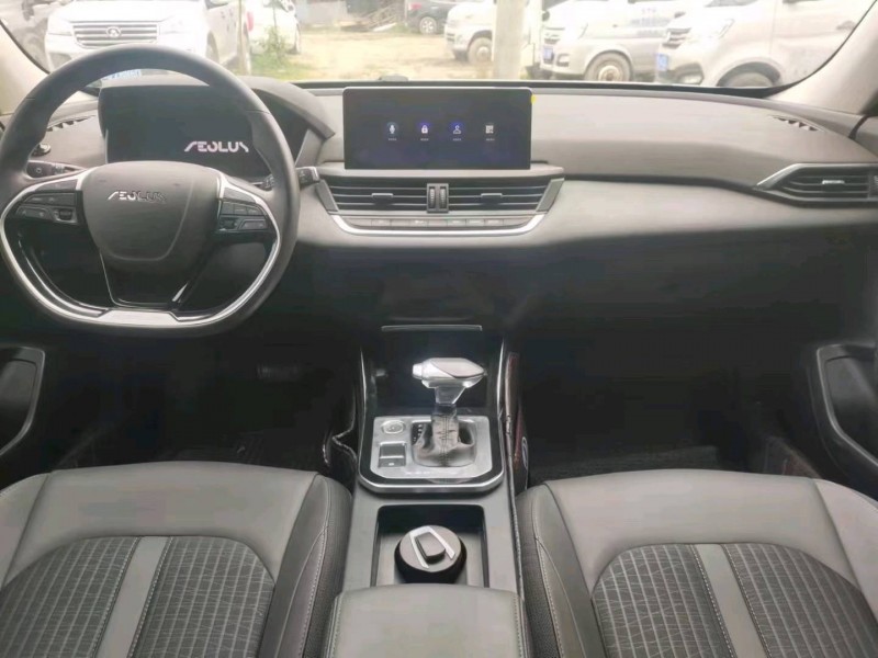 成都20年东风奕炫5