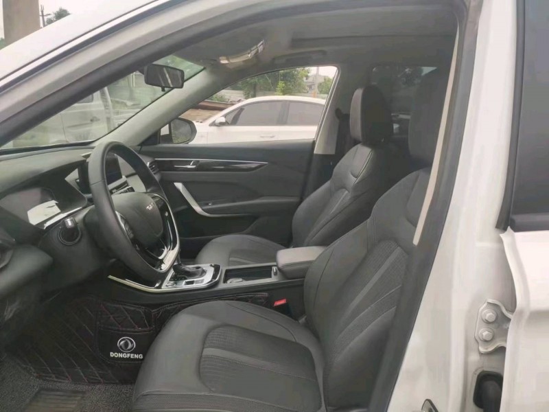 成都20年东风奕炫6