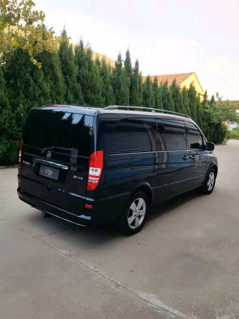 枣庄15年奔驰唯雅诺4