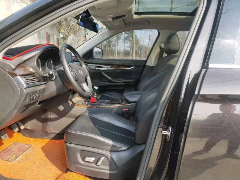 成都19年汉腾汽车X76