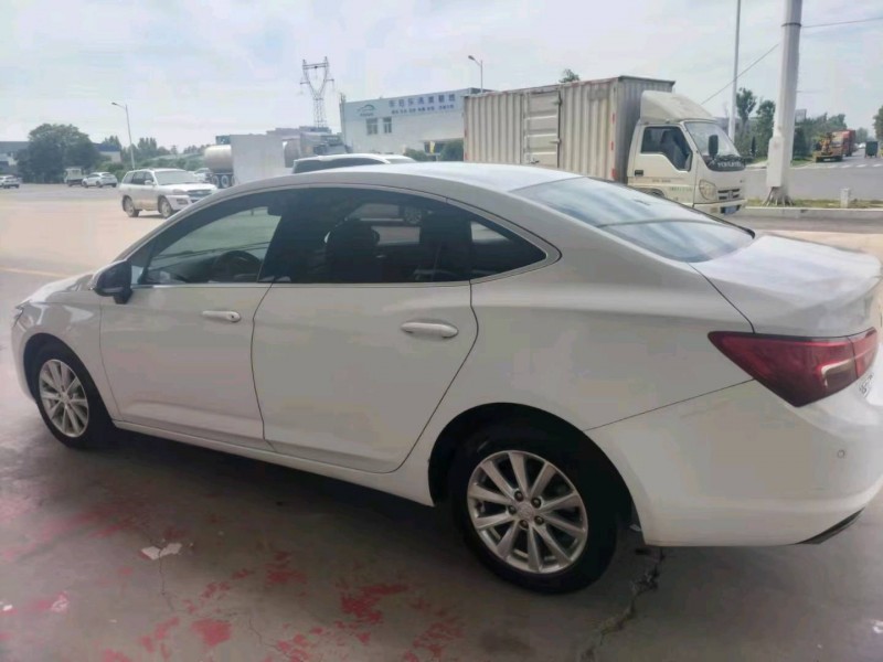 保定17年别克君威5