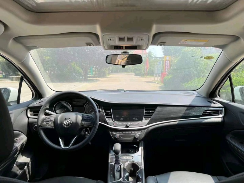 青岛21年别克威朗4