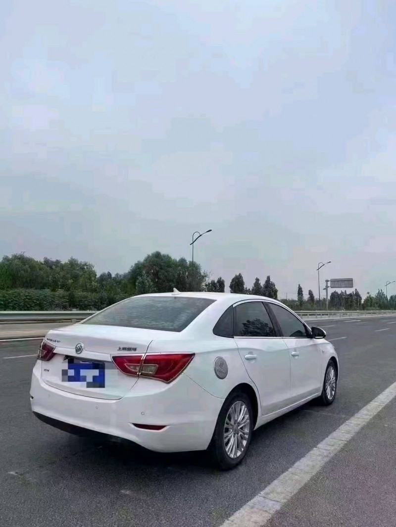 北京15年别克英朗4