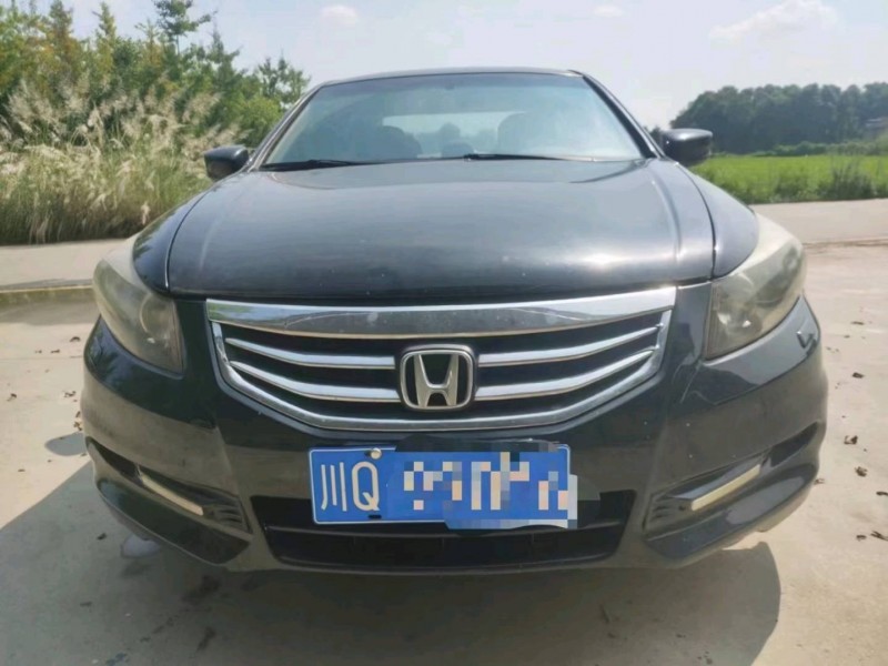 成都12年本田雅阁1