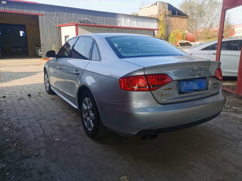 保定11年奥迪A4L8