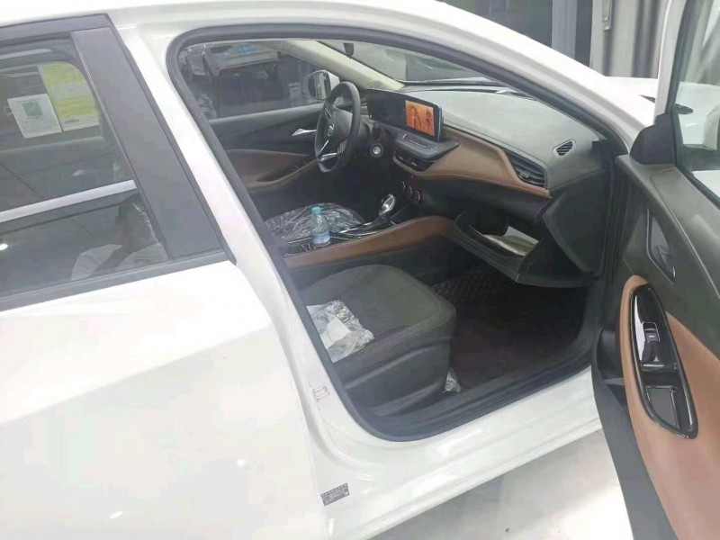 潍坊22年别克威朗6