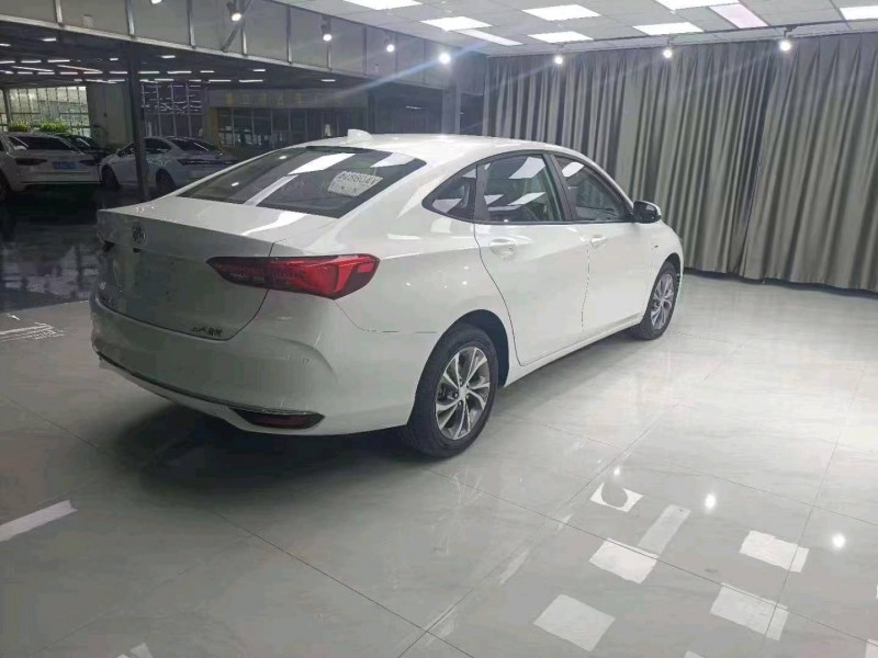 潍坊22年别克威朗8