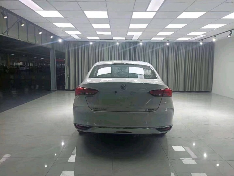 潍坊22年别克威朗9