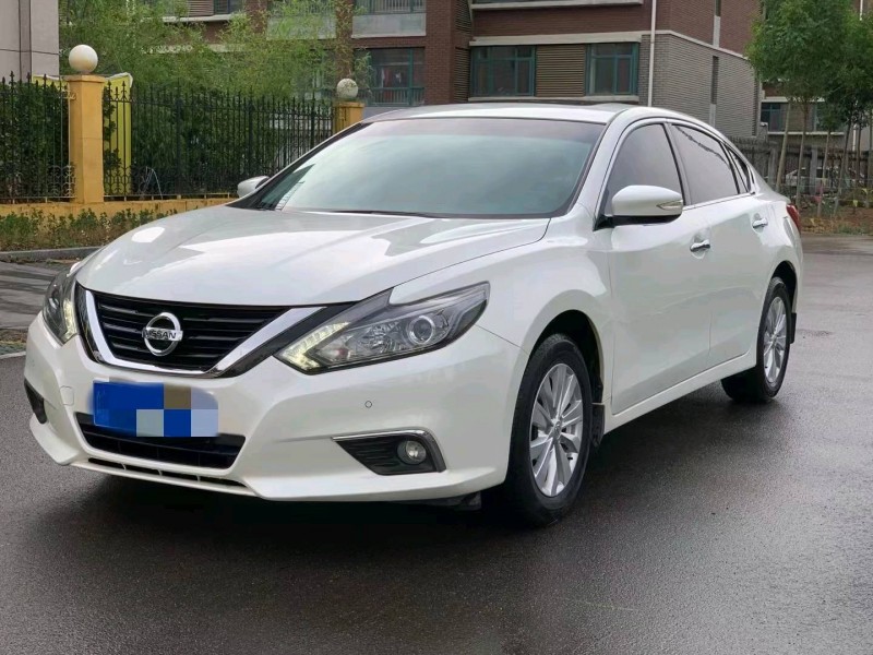 潍坊18年日产天籁3