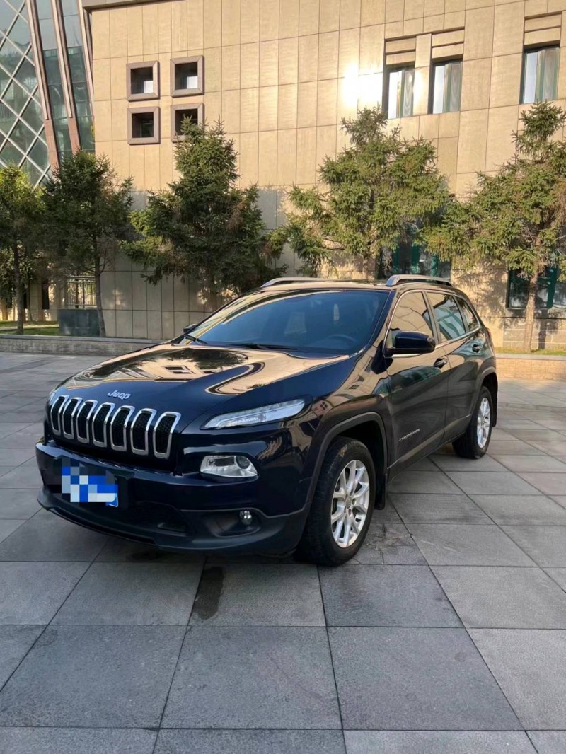 棗莊16年Jeep自由光3