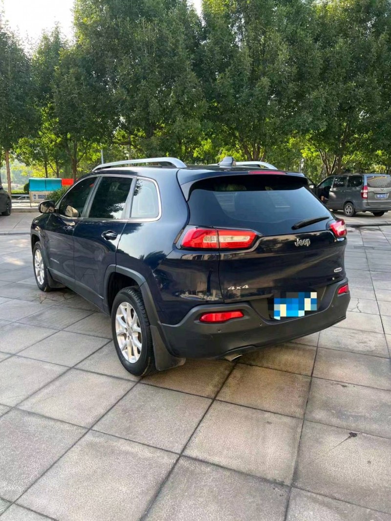 棗莊16年Jeep自由光6