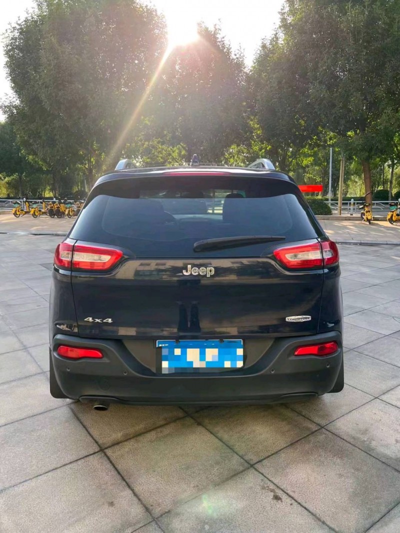 棗莊16年Jeep自由光8