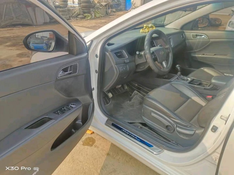 保定16年现代名图4